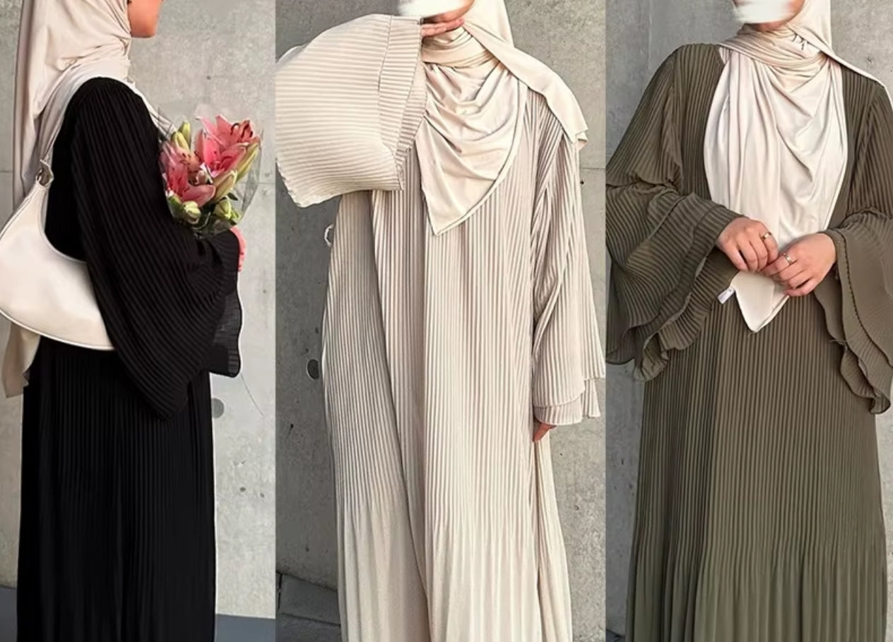 Pleated abaya